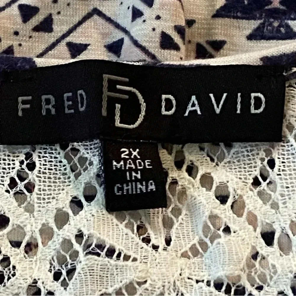 Fred David 2X Top Shirt White Geometric Sleeveless Asymmetrical V Neck Keyhole - Picture 6 of 8